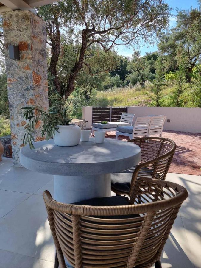 Stone Build Suite With Private Pool Kolios Buitenkant foto