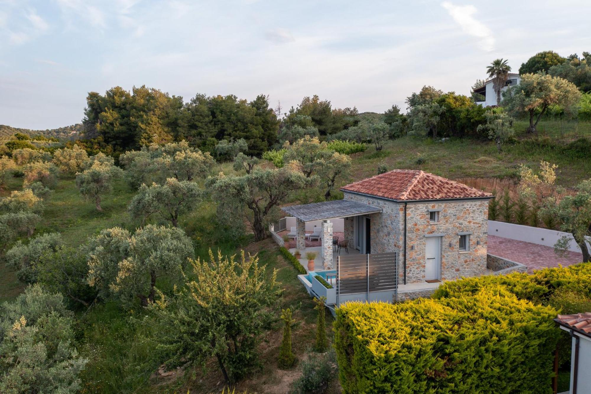 Stone Build Suite With Private Pool Kolios Buitenkant foto
