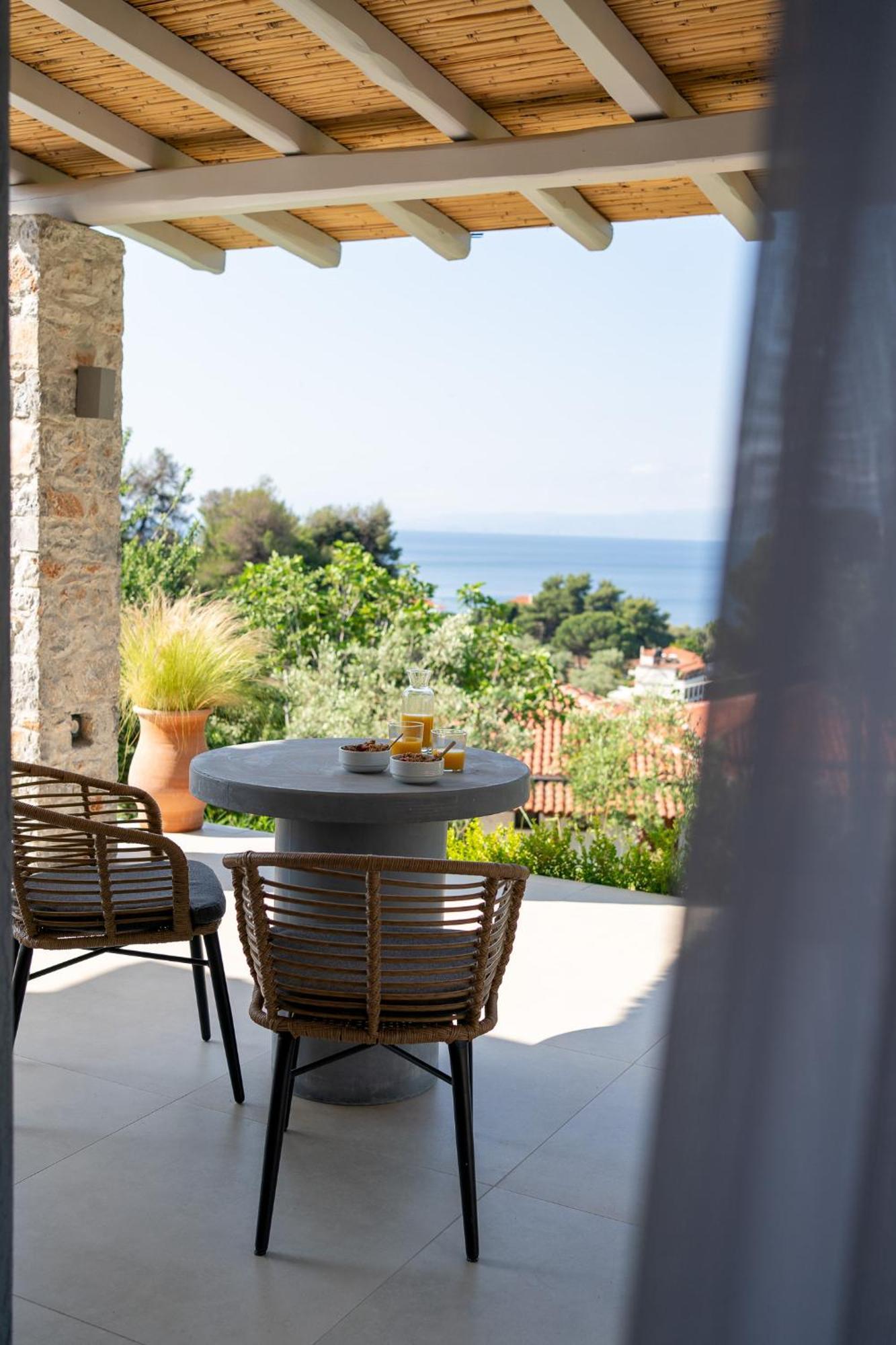Stone Build Suite With Private Pool Kolios Buitenkant foto